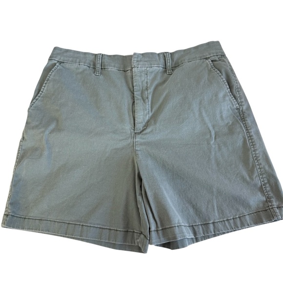 Anne Klein Olive Green Khaki Style Shorts - Picture 2 of 7